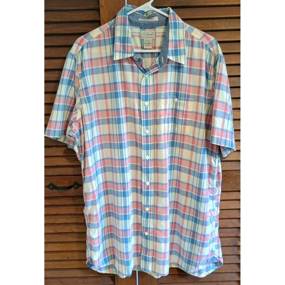 LL Bean Slightly Fitted Men's XL Tall Button Up Short Sleeve Plaid Blue Shirt